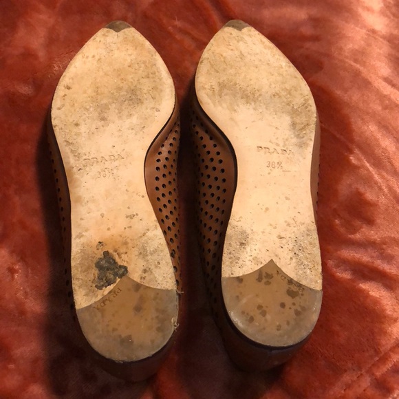 Authentic Prada flats - Picture 4 of 7